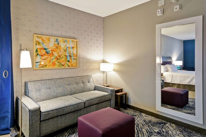 Room 17 of 46
