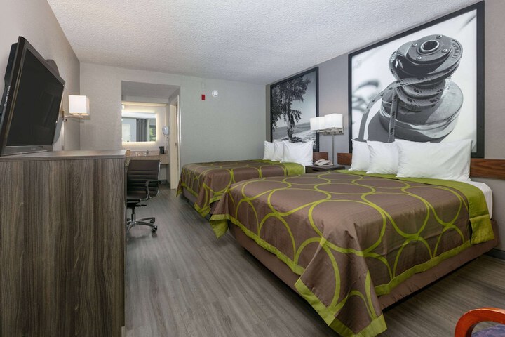 Room 20 of 33