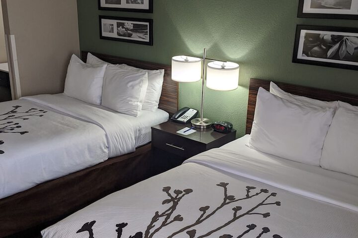 Room 17 of 39