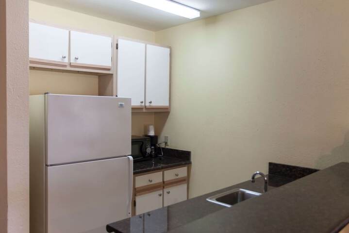 Room 9 of 76