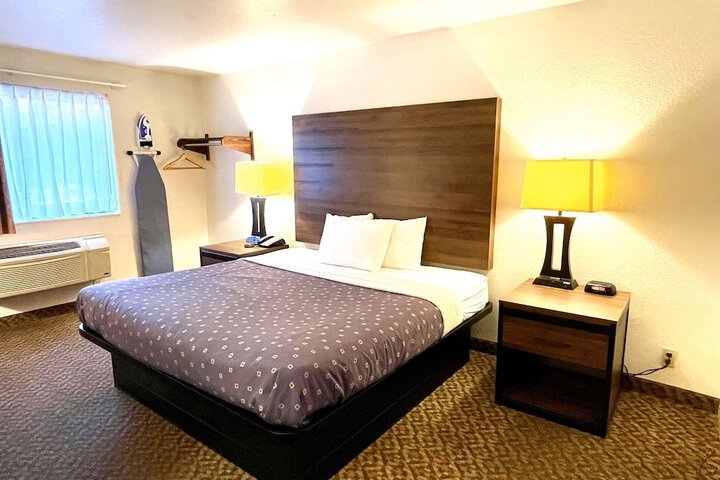 Room 10 of 22