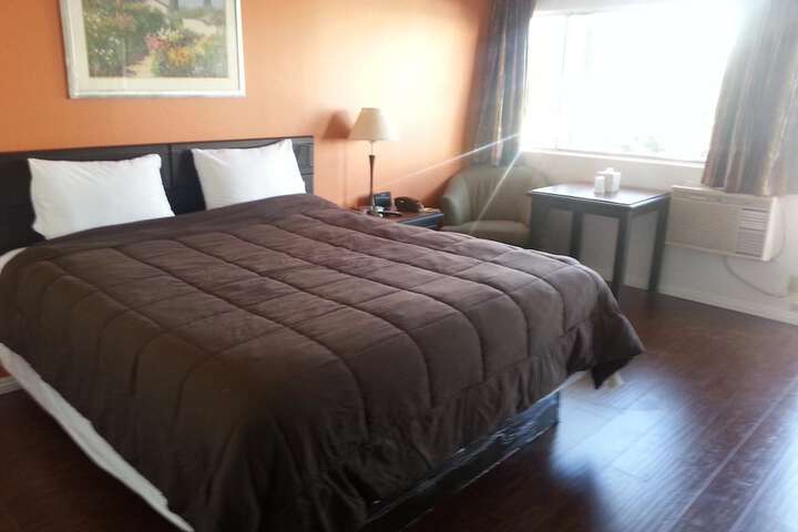 Room 20 of 28