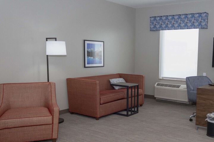 Hampton Inn & Suites Riverton