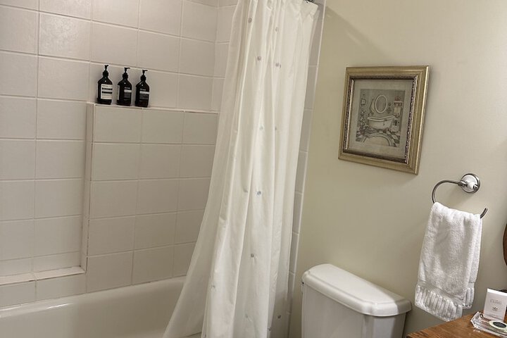 Room 27 of 44
