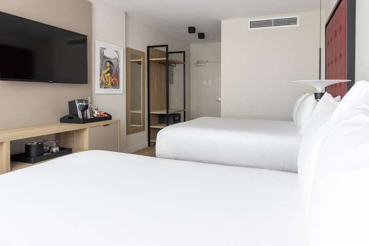Room 17 of 92