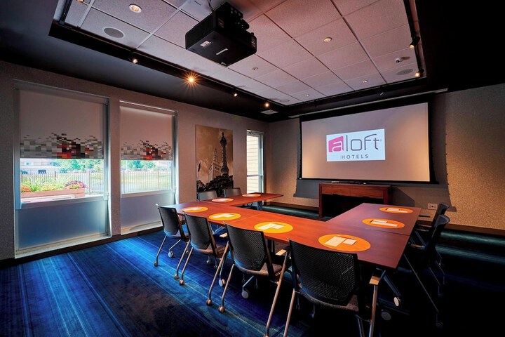 Aloft by Marriott Cleveland Airport