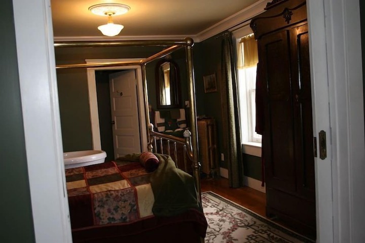 Room 15 of 35