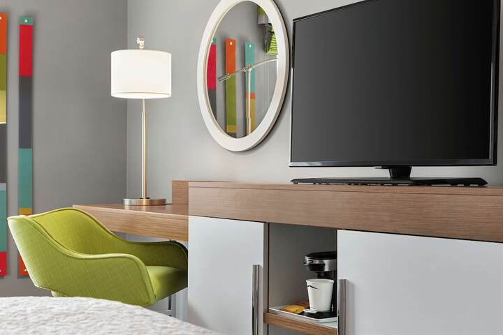 Room 10 of 28