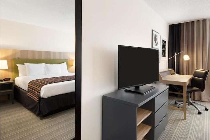 Room 11 of 20