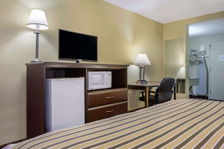 Room 17 of 42