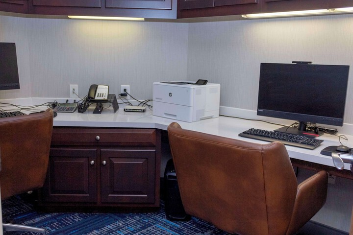 Business Center 68 of 70