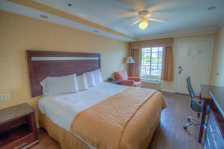 Room 27 of 49