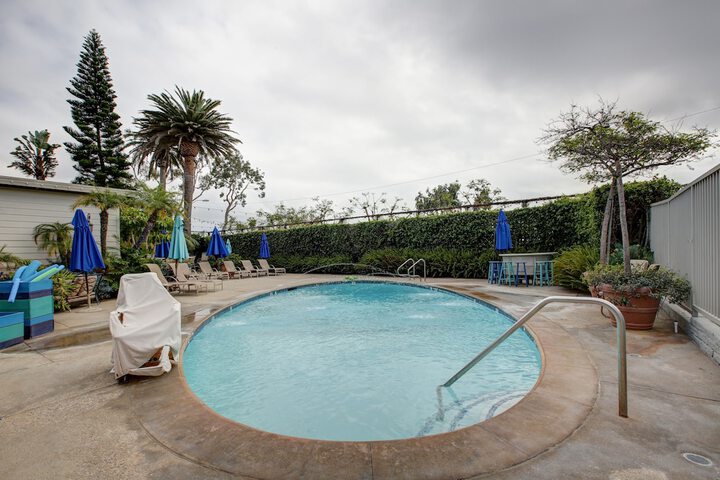 Pool 4 of 70
