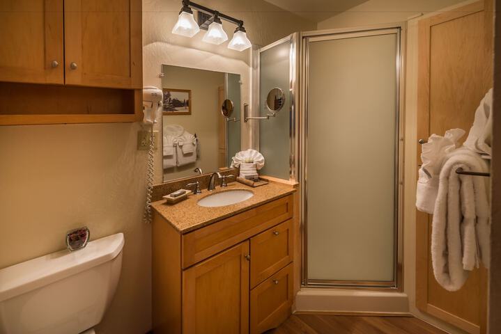 Franciscan Lakeside Lodge