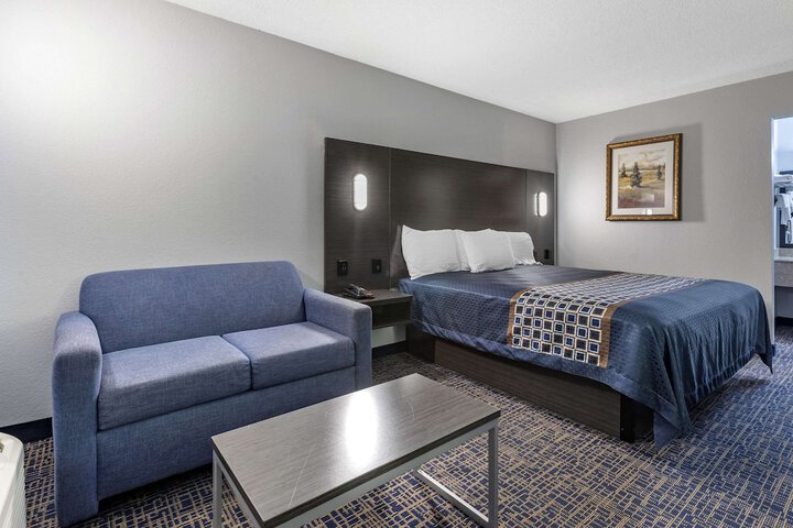 Room 20 of 33