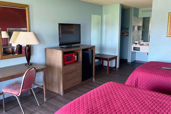 Room 22 of 38