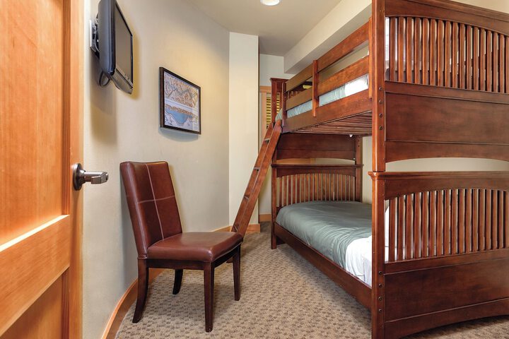 Room 17 of 22