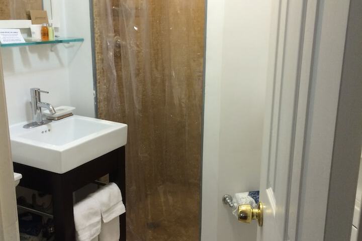 Room 112 of 238