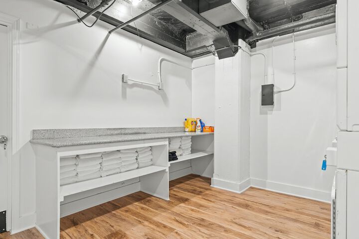 Room 43 of 47