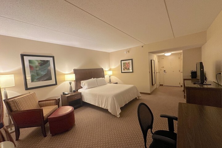 Arnot Grand Hotel & Suites