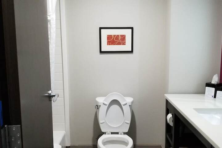 Room 16 of 28