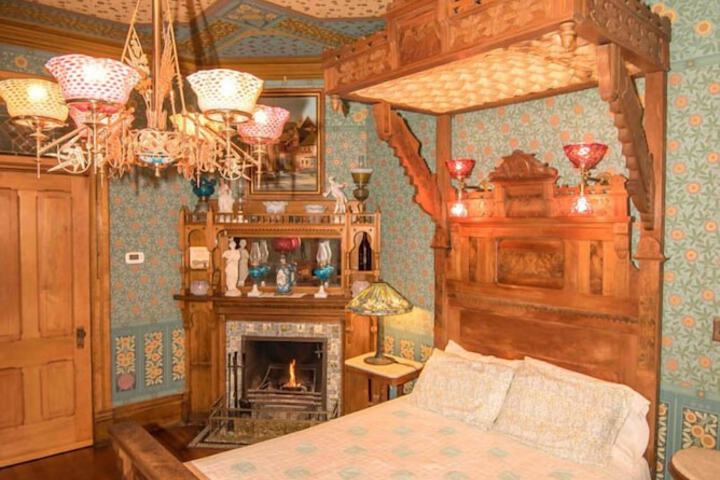 Room 14 of 42