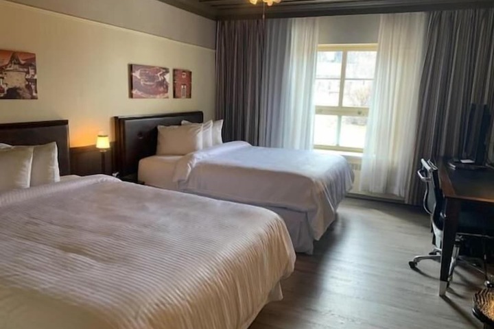 Room 9 of 38