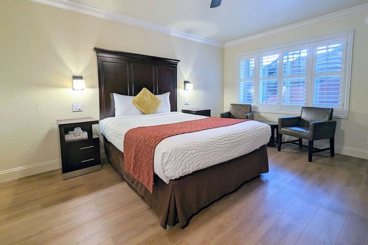Room 7 of 32