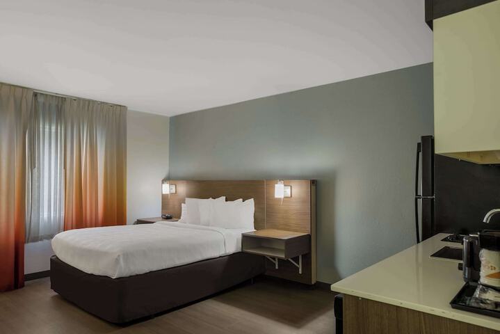 Room 26 of 38