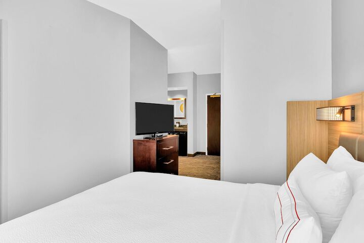 Room 14 of 27