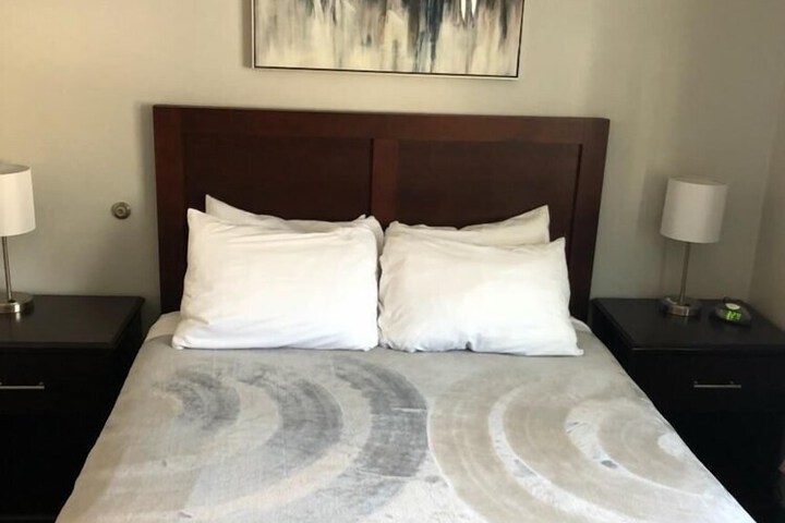 The Acorn Suites