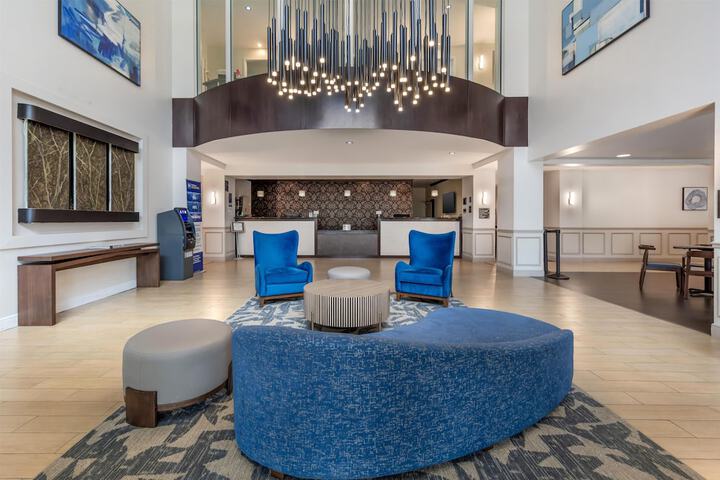 Best Western Plus Miami Airport North Hotel & Suites