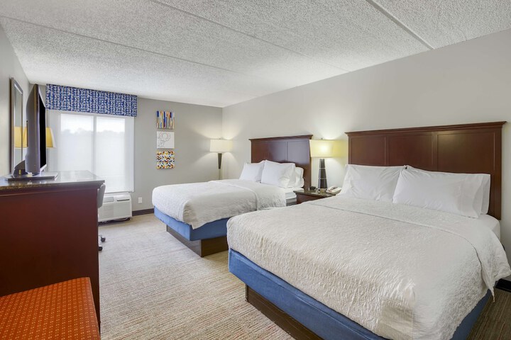 Room 10 of 18