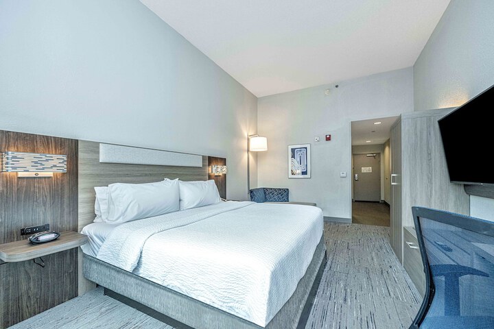 Room 52 of 78