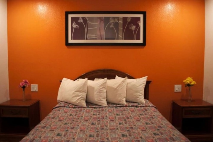Room 12 of 16