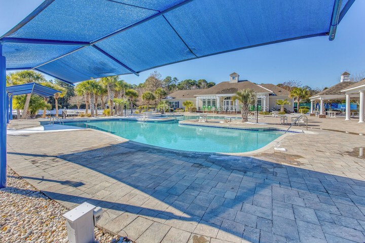 Golf Swim & Explore: Sunset Beach Family Condo!
