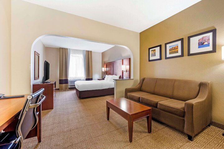 Room 28 of 38