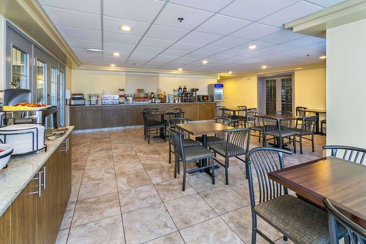 Comfort Inn & Suites