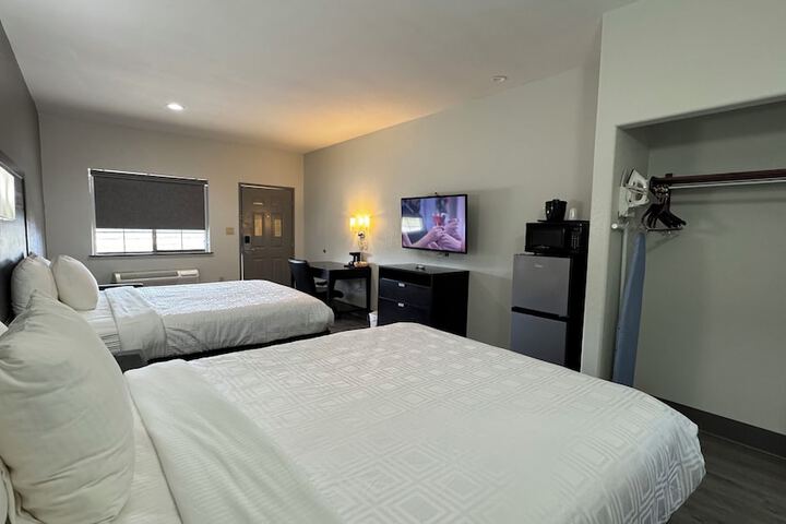 Room 30 of 72