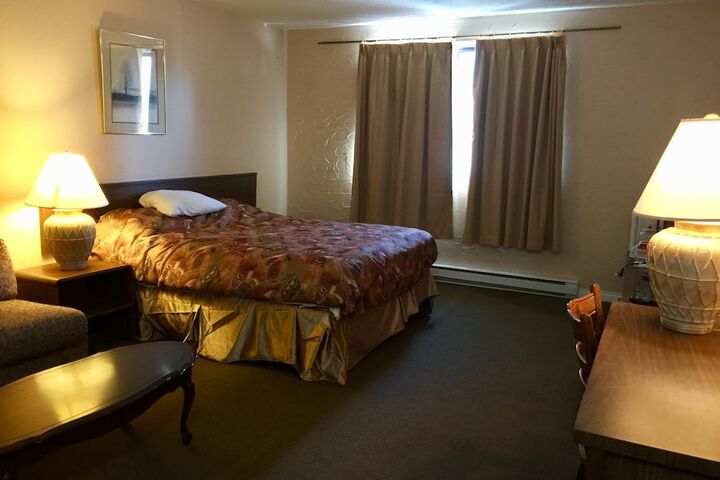 Room 27 of 38