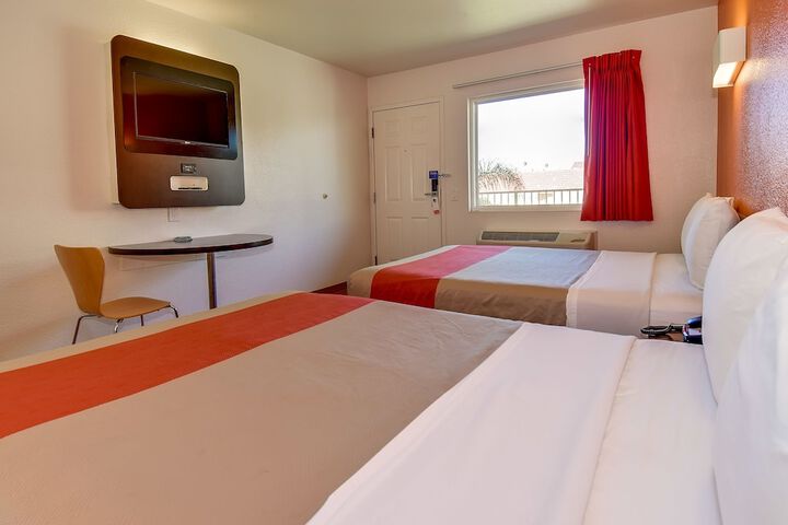 Room 18 of 40