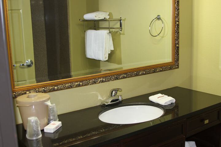 Room 13 of 27