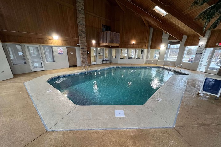 Pool 4 of 25