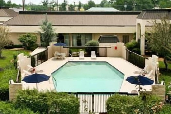 Pool 4 of 46