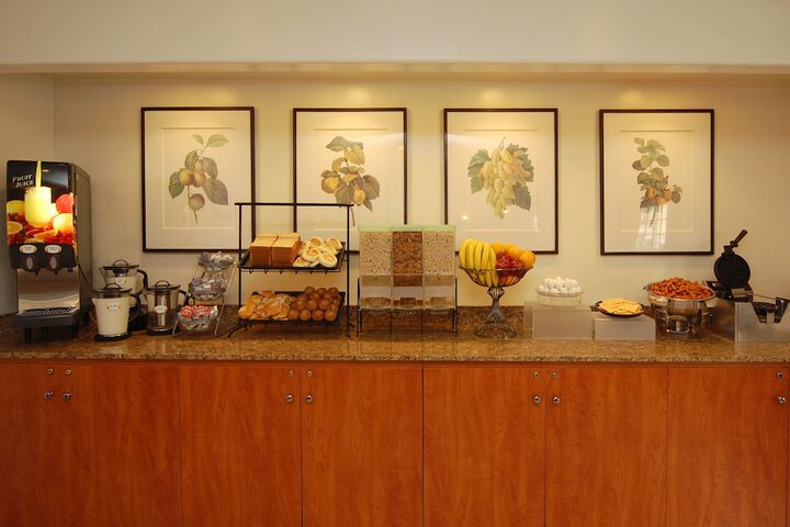 Comfort Inn and Suites San Francisco Airport North