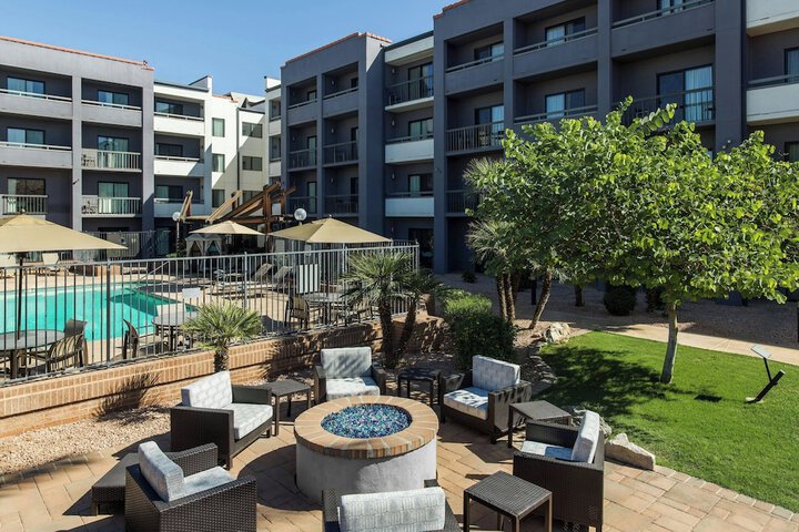 Terrace/Patio 41 of 44