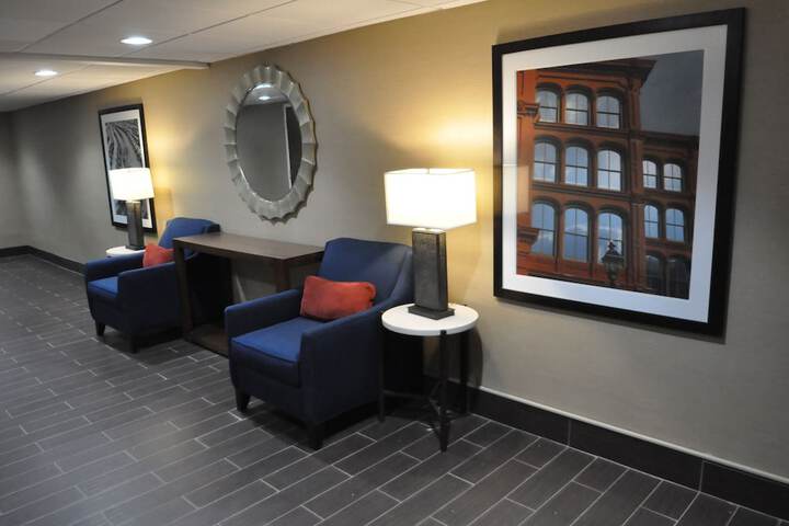 Comfort Inn & Suites Aberdeen near APG