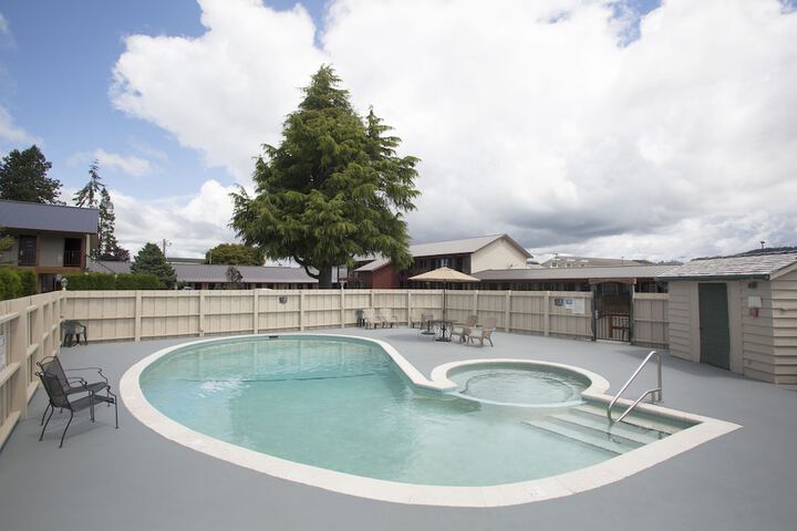 Pool 21 of 89