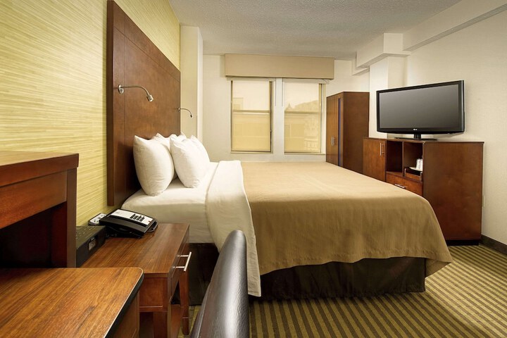 Room 10 of 19