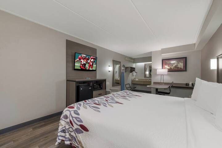 Room 17 of 37